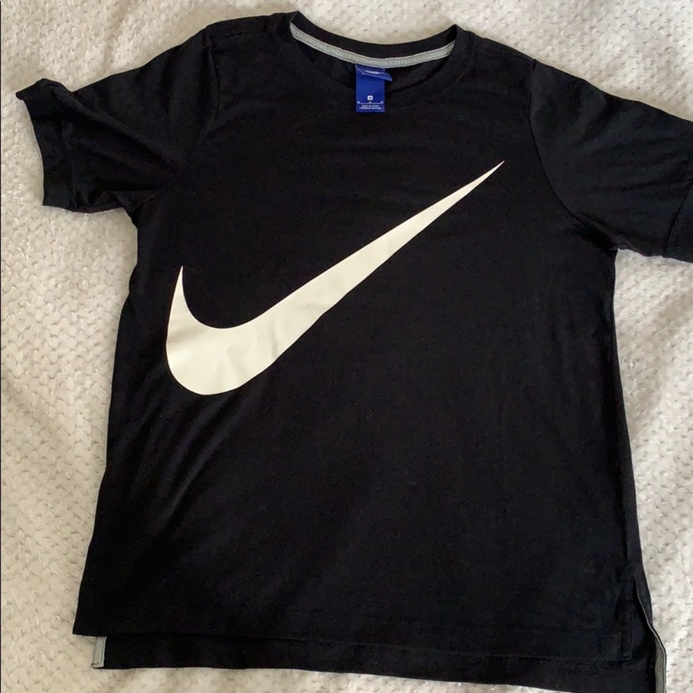 Nike top